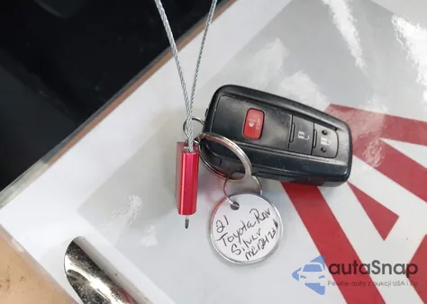 2021 Toyota Rav4 Xle z USA, uszkodzony, nr VIN 2T3W1RFV8MC124731